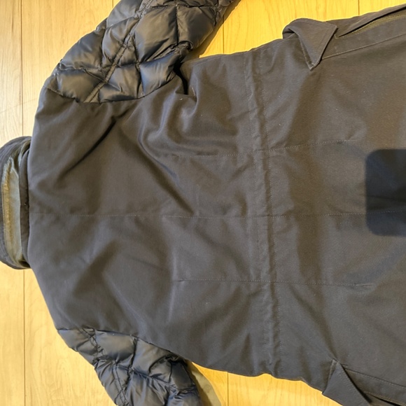Canada Goose Parka - Picture 9 of 9